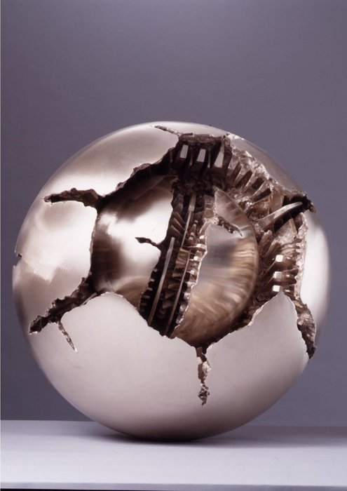 Le opere di Arnaldo Pomodoro, l’Accademia di Belle Arti di Brera, i prodotti di NSK e il know-how del Gruppo Bianchi danno vita a un’esposizione unica, aperta al pubblico 

 “L’INVISIBILE SI MOSTRA”: L’ARTE INCONTRA L’ECCELLENZA NELLA DISTRIBUZIONE INDUSTRIALE